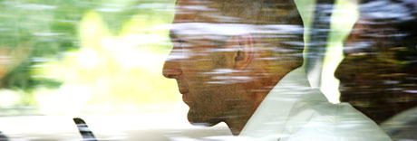 Zinedine Zidane ankommer FIFA-høringen torsdag 20. juli. (Foto: AFP/ SCANPIX)