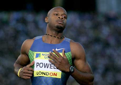 Asafa Powell vant i London. (Foto: AP/Scanpix)