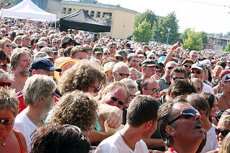 Utsolgte konserter var med på å sikre Notodden Bluesfestival et sikkert økonomisk grunnlag foran jubileet i 2007. Foto: Jørn Gjersøe, NRK.