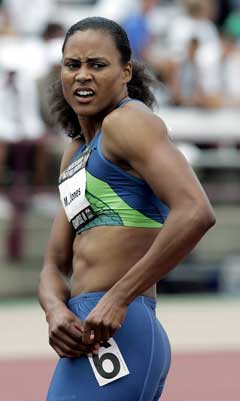 Marion Jones etter 100-meteren under det amerikanske mesterskapet i juni der hun avla den positive dopingtesten. (Foto: AP/Scanpix) 