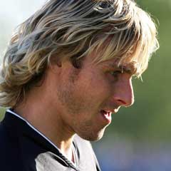 Juventus-spilleren Pavel Nedved gikk skuffet av banen etter 1-1 mot Rimini. (Foto: Reuters/Scanpix)