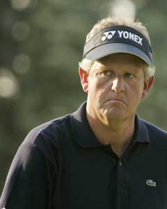 En skuffet Colin Montgomerie etter å ha bommet på siste hull av US Open i juni i år. (Foto: AP/Scanpix) En skuffet Colin Montgomerie etter å ha bommet på siste hull av US Open i juni i år. (Foto: AP/Scanpix)