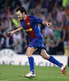Andres Iniesta jubler etter å ha scoret 1-0-målet. (Foto: AFP/Scanpix) Andres Iniesta jubler etter å ha scoret 1-0-målet. (Foto: AFP/Scanpix)