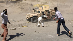 Er det trygt å sende norske soldater sør i Afghanistan? Hør Rett på i NRK P1, fredag kl 13. Er det trygt å sende norske soldater sør i Afghanistan? Hør Rett på i NRK P1, fredag kl 13.