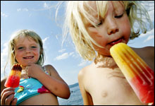 Barn argumenterer ofte godt for iskrem i varmen. (Foto: Håkon Mosvold Larsen / SCANPIX)