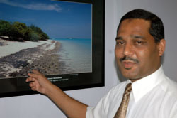 Direktør dr. Mohamed Ali i SAARC. Dette er en organisasjon av sør-asiatiske stater. Foto: NRK Direktør dr. Mohamed Ali i SAARC. Dette er en organisasjon av sør-asiatiske stater. Foto: NRK