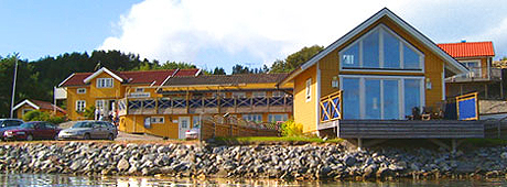 Handelsman Flink ligger idyllisk til på Sveriges vestkyst.Foto Handelsman Flink.