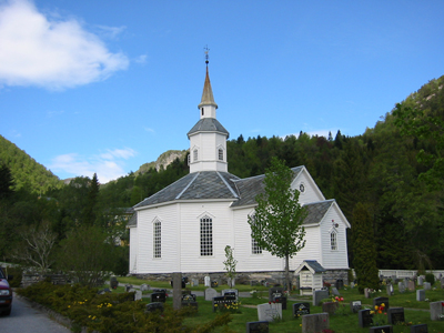 Lavik kyrkje. Foto: Ottar Starheim, NRK