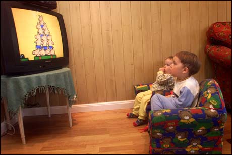 Barn vil se på barne-TV fremfor spennende filmer eller komiserier. (Foto: Scanpix)