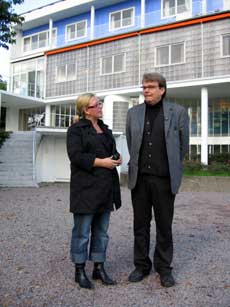 Arkitekt og kjentmann Pål Henry Engh foran Villa Stenersen