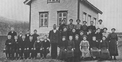 Gamle Ldemel skule i 1909