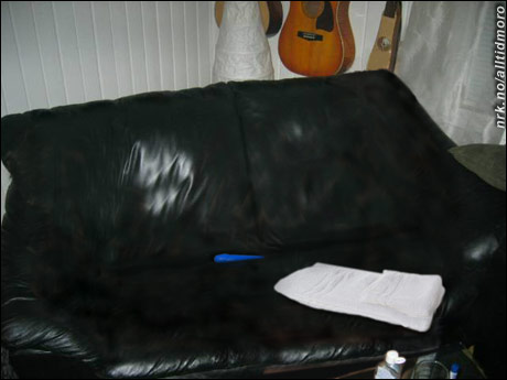 Sofaen som nå er avertert på Finn.no, i stor versjon. (Alltid Moro)