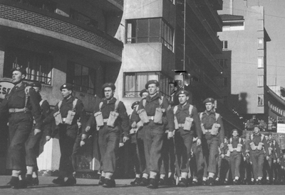 Brigade 511 paraderer i Bergen fr avreise til Tyskland i 1951. Privat foto.