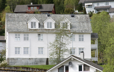 Den tidlegare gamle- og sjukeheimen i Grovene. Foto: Kjell Arvid Stlen.