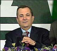 Israels tidlegare statsminister Ehud Barak trur ikkje på fred så lenge Yasir Arafat er palestinsk president. Israels tidlegare statsminister Ehud Barak trur ikkje på fred så lenge Yasir Arafat er palestinsk president.