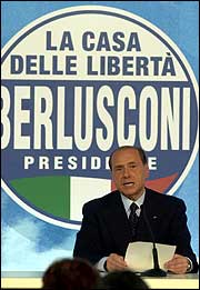 Silvio Berlusconi lover at alle fakta om voldsbruken på G8-møtet skal komme fram.