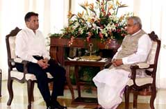 Pervez Musharraf ønsker en gjentakelse av dette: Møte med Indias statsminister Atal Behari Vajpayee (t.h.).