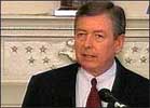 NEKTER: Justisminister John Ashcroft mener det er for risikabelt å la den amerikanske statsborgeren få snakke med advokat. NEKTER: Justisminister John Ashcroft mener det er for risikabelt å la den amerikanske statsborgeren få snakke med advokat.